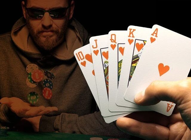 Người chơi may mắn sở hữu cây bài thắng trắng sẽ ăn được rất nhiều tiền.